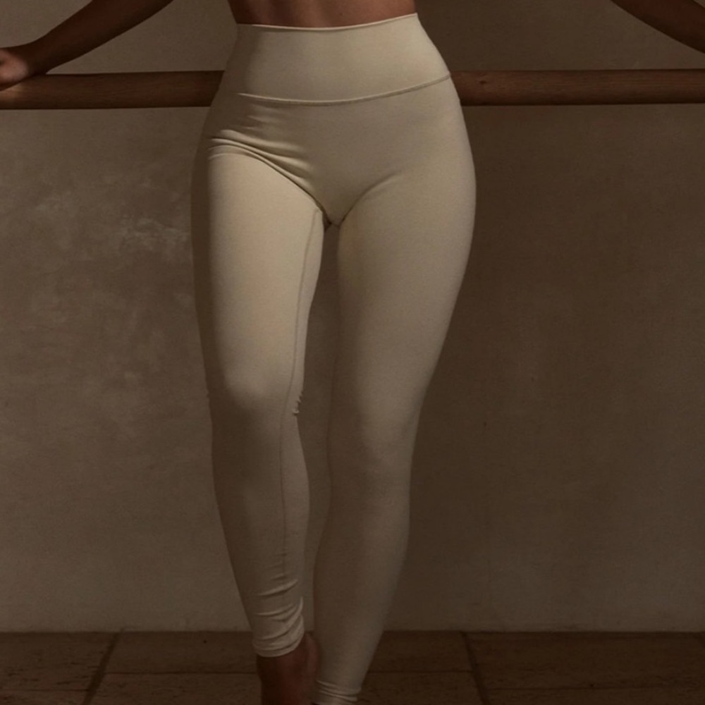 NWT Monday Body Acadia Long Legging The Pilates Club Size V 12-14